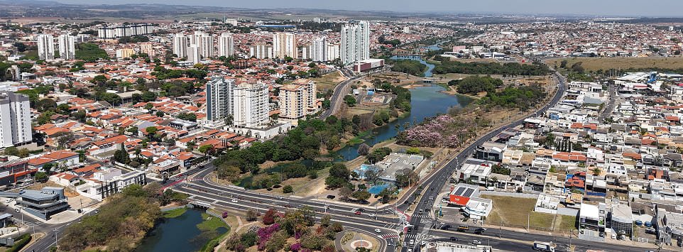 Localização: ao lado do Parque Ecológico